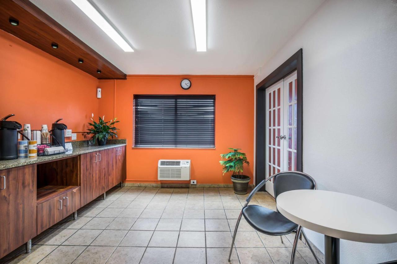 Motel 6-Madison, Wi - East Экстерьер фото
